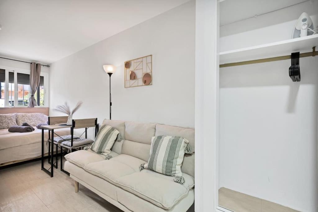Estudio Con Wifi Piscina Y Parking En - Acuario 5 *
