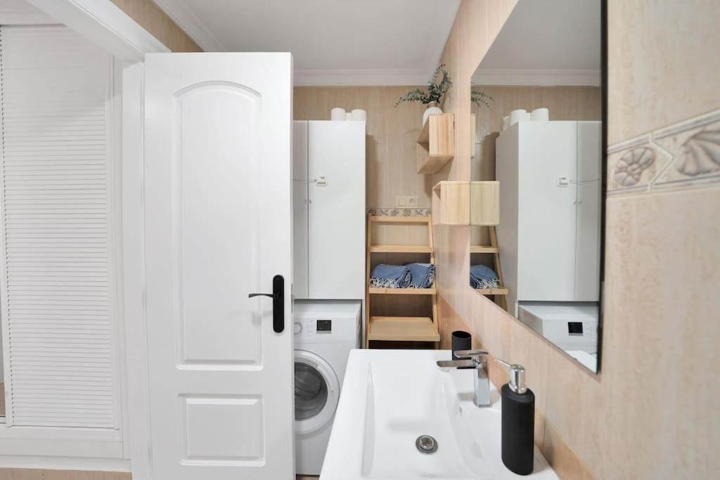 Estudio Con Wifi Piscina Y Parking En - Acuario 5 * Benalmadena