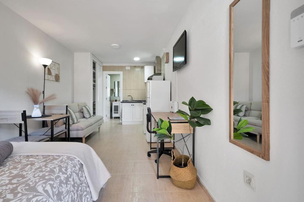 Estudio Con Wifi Piscina Y Parking En - Acuario 5 *