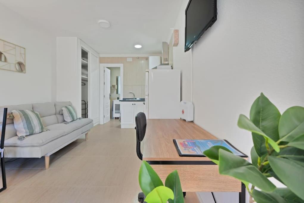 Estudio Con Wifi Piscina Y Parking En - Acuario 5 Benalmadena